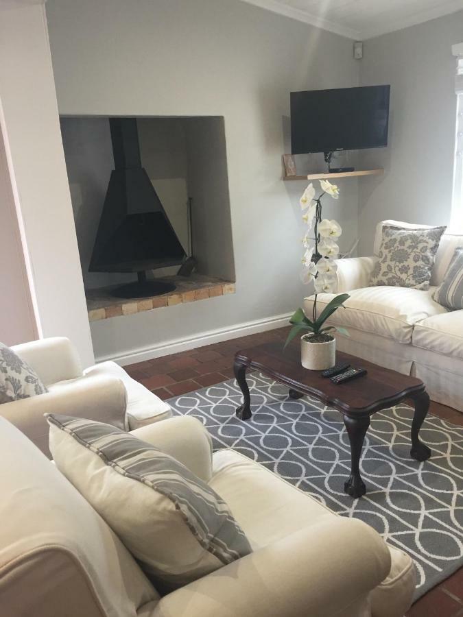 Acorn Cottage Hermanus Luaran gambar
